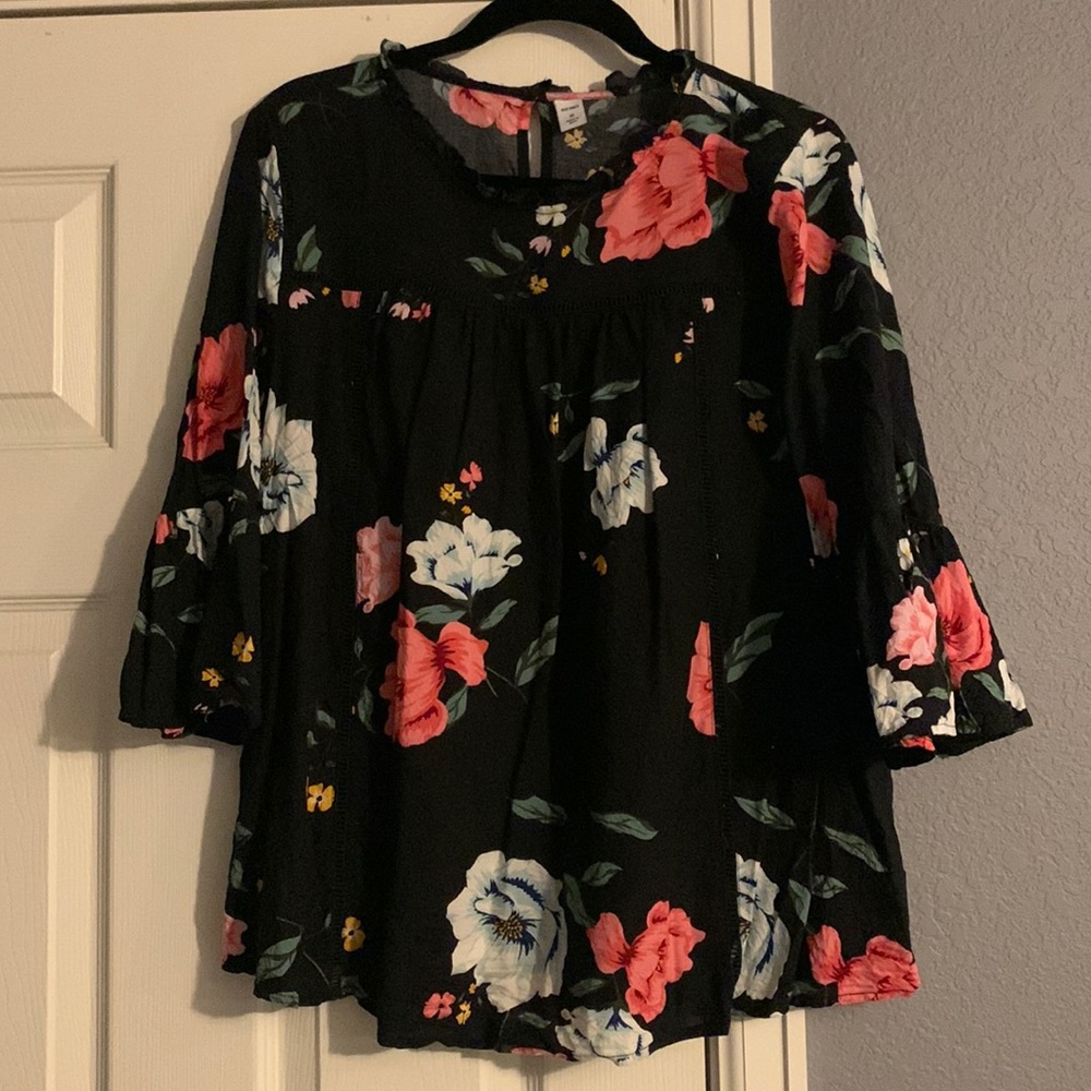 3/4 length floral shirt